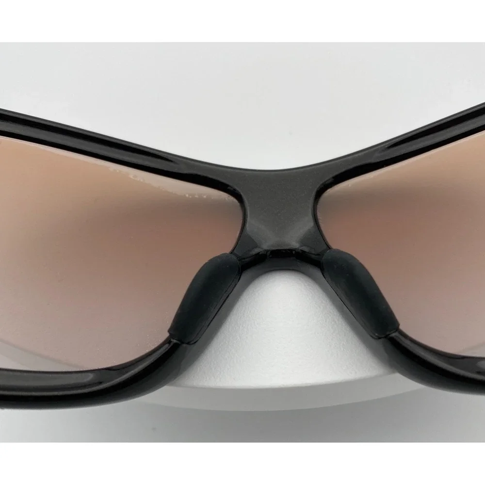 Oakley model ideal